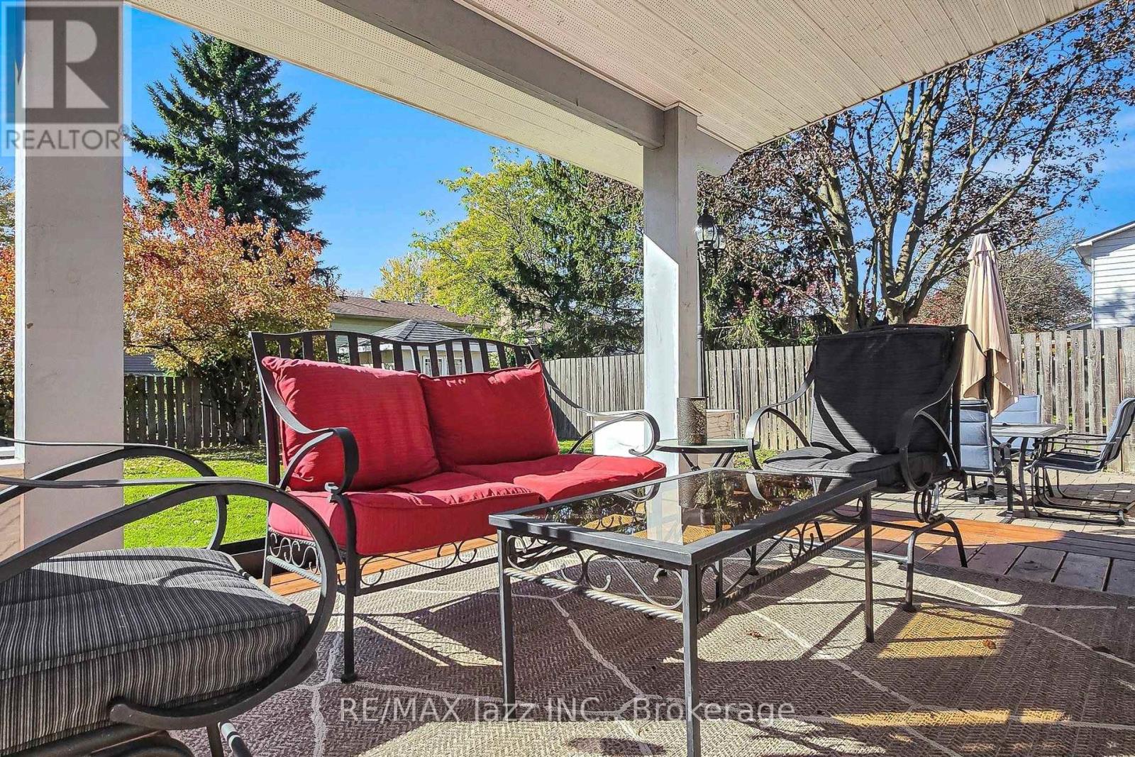 10 Trinity Crescent Property Photo 46