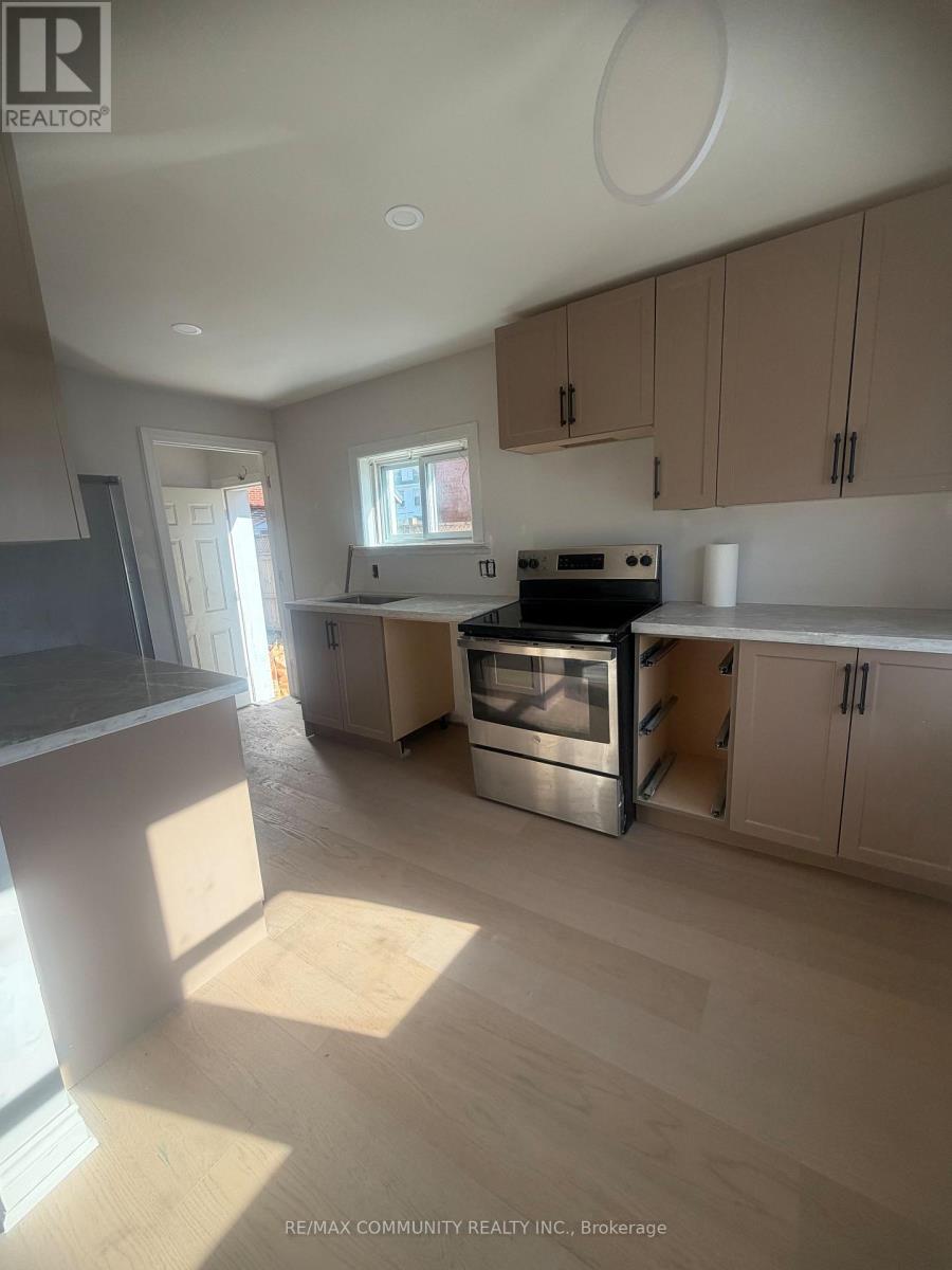 70 Colborne Street W Property Photo 2