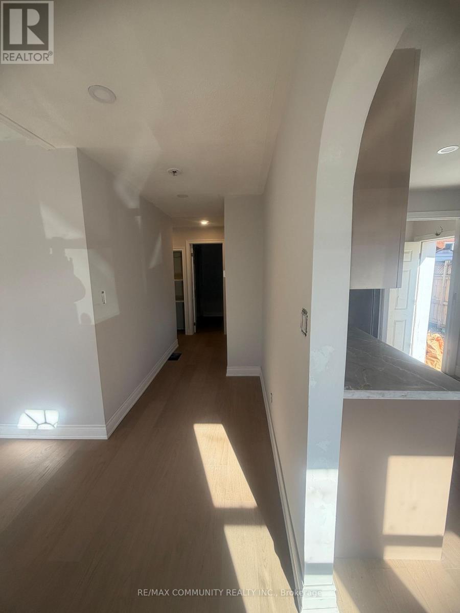 70 Colborne Street W Property Photo 4