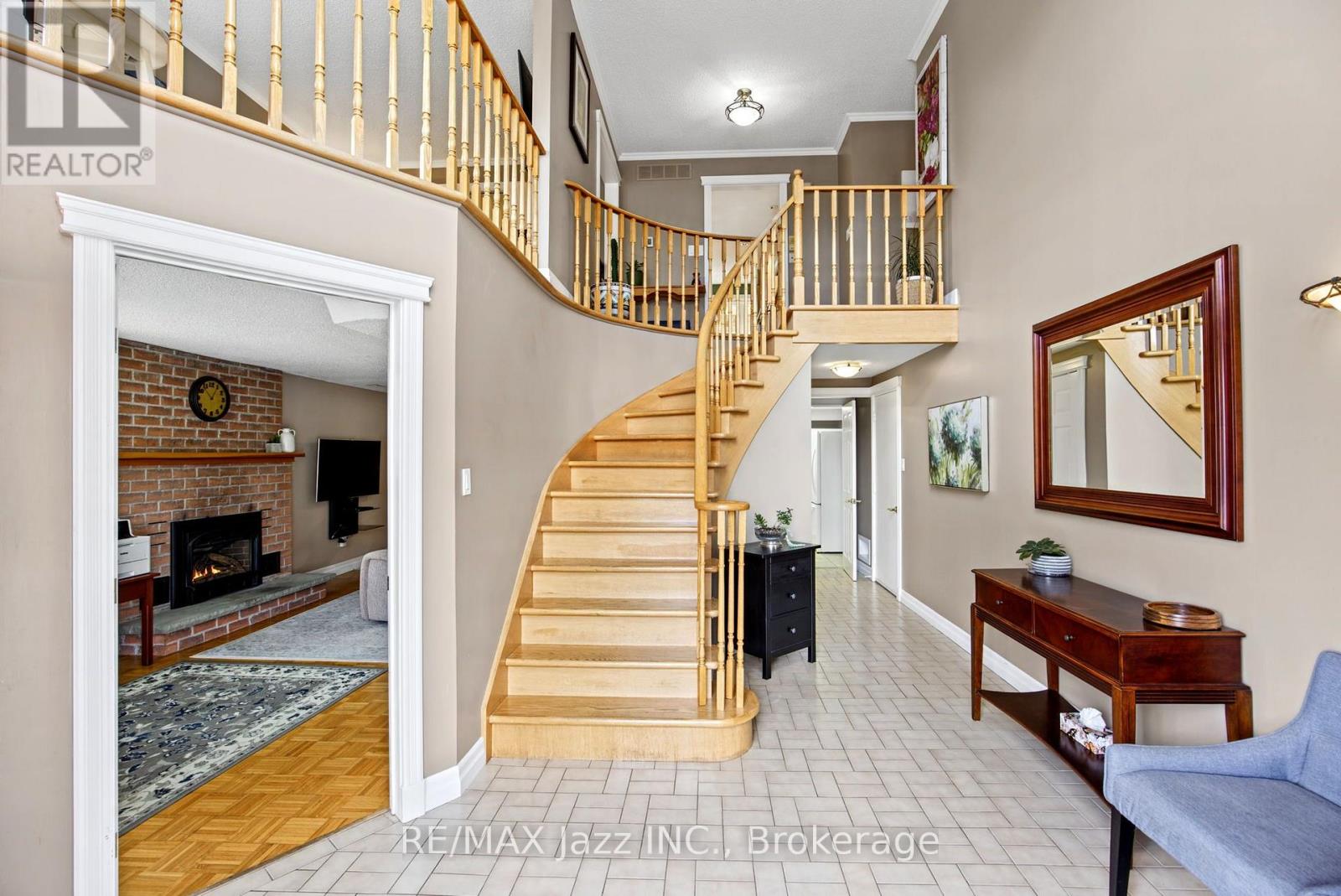 789 Lochness Crescent Property Photo 4