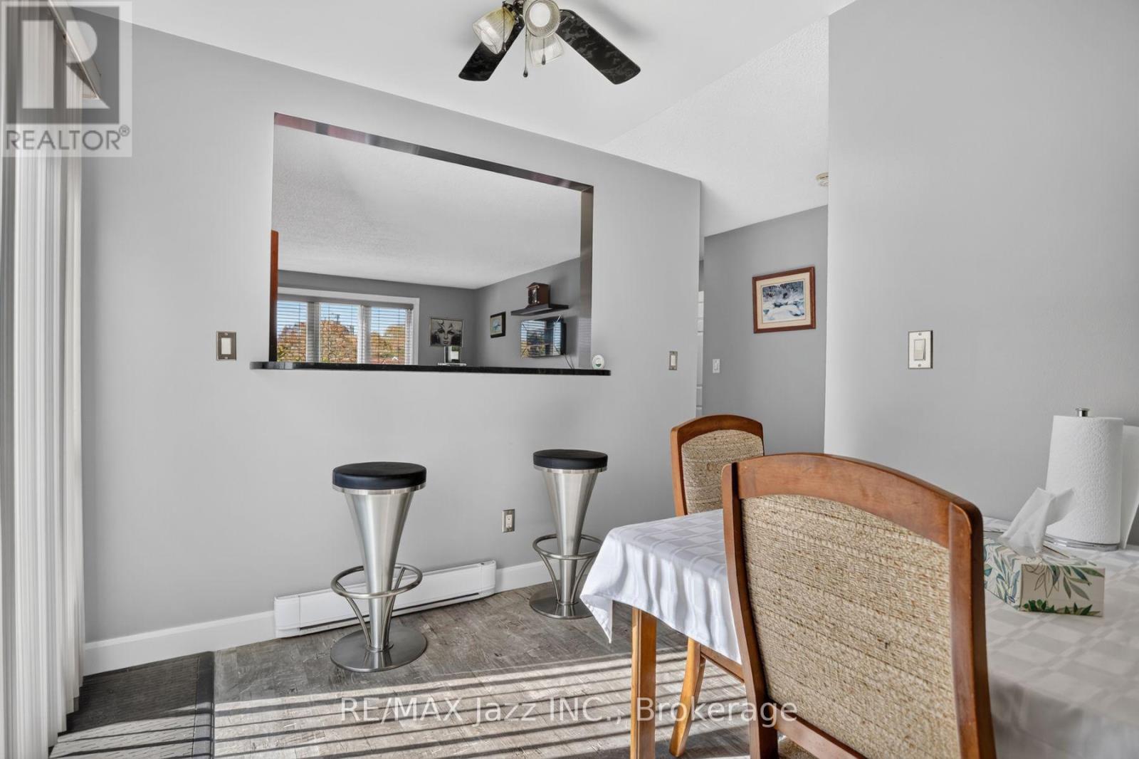 691 Attersley Drive Property Photo 13