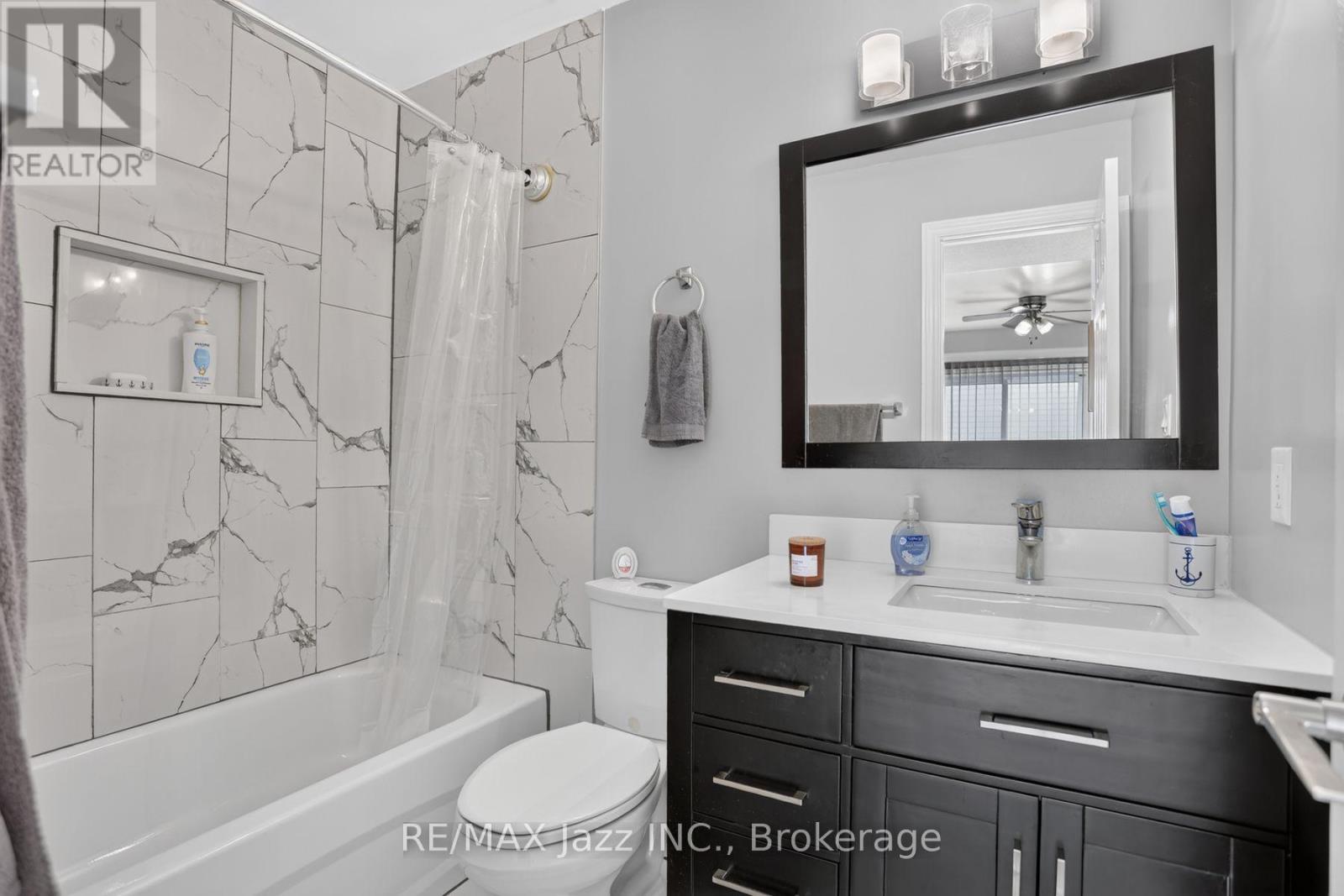 691 Attersley Drive Property Photo 16