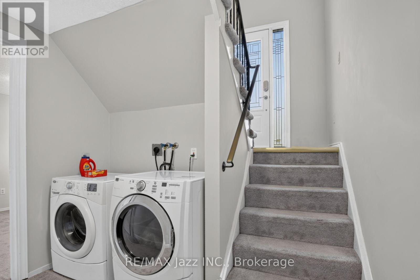691 Attersley Drive Property Photo 17