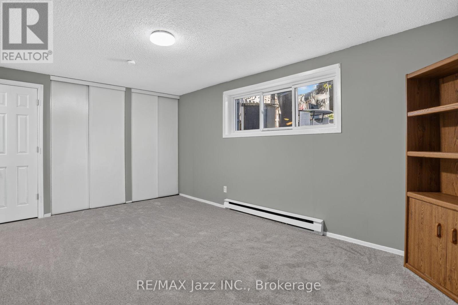 691 Attersley Drive Property Photo 24