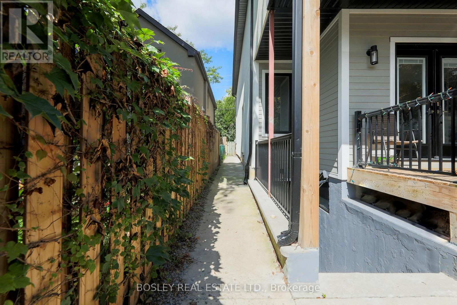 Lower - 9 Queen Victoria Street Property Photo 7