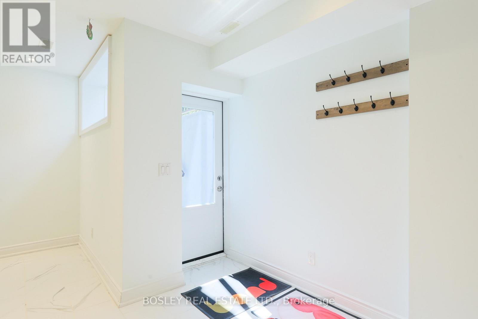 Lower - 9 Queen Victoria Street Property Photo 8