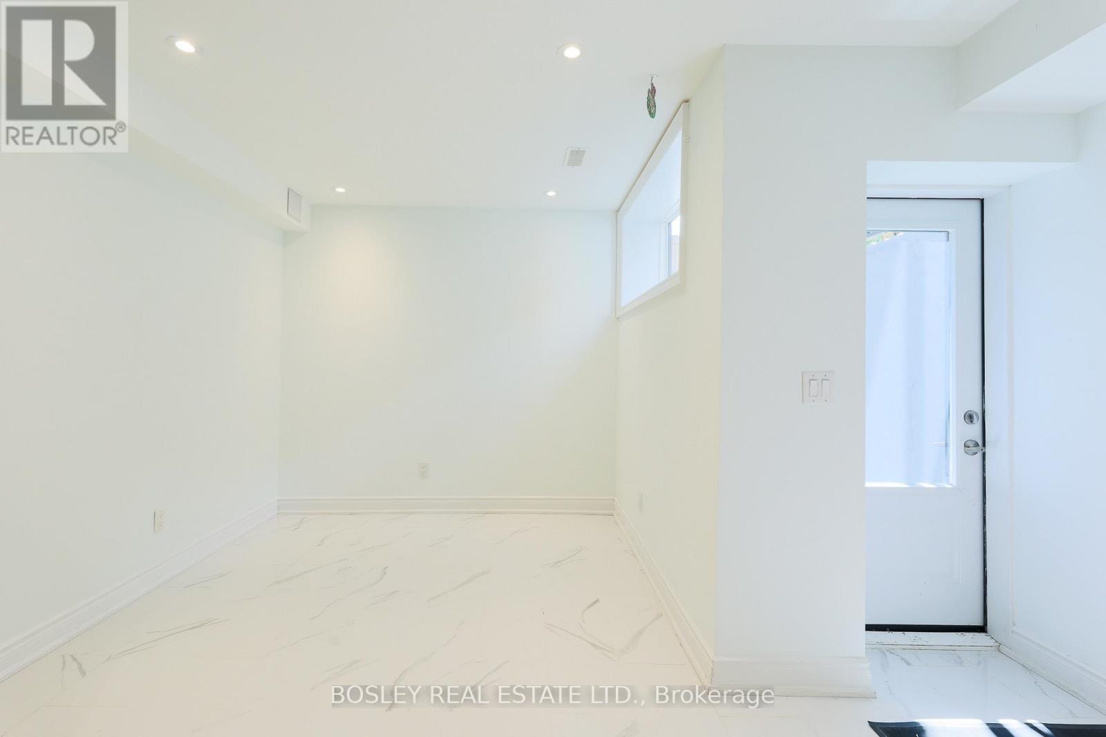 Lower - 9 Queen Victoria Street Property Photo 10