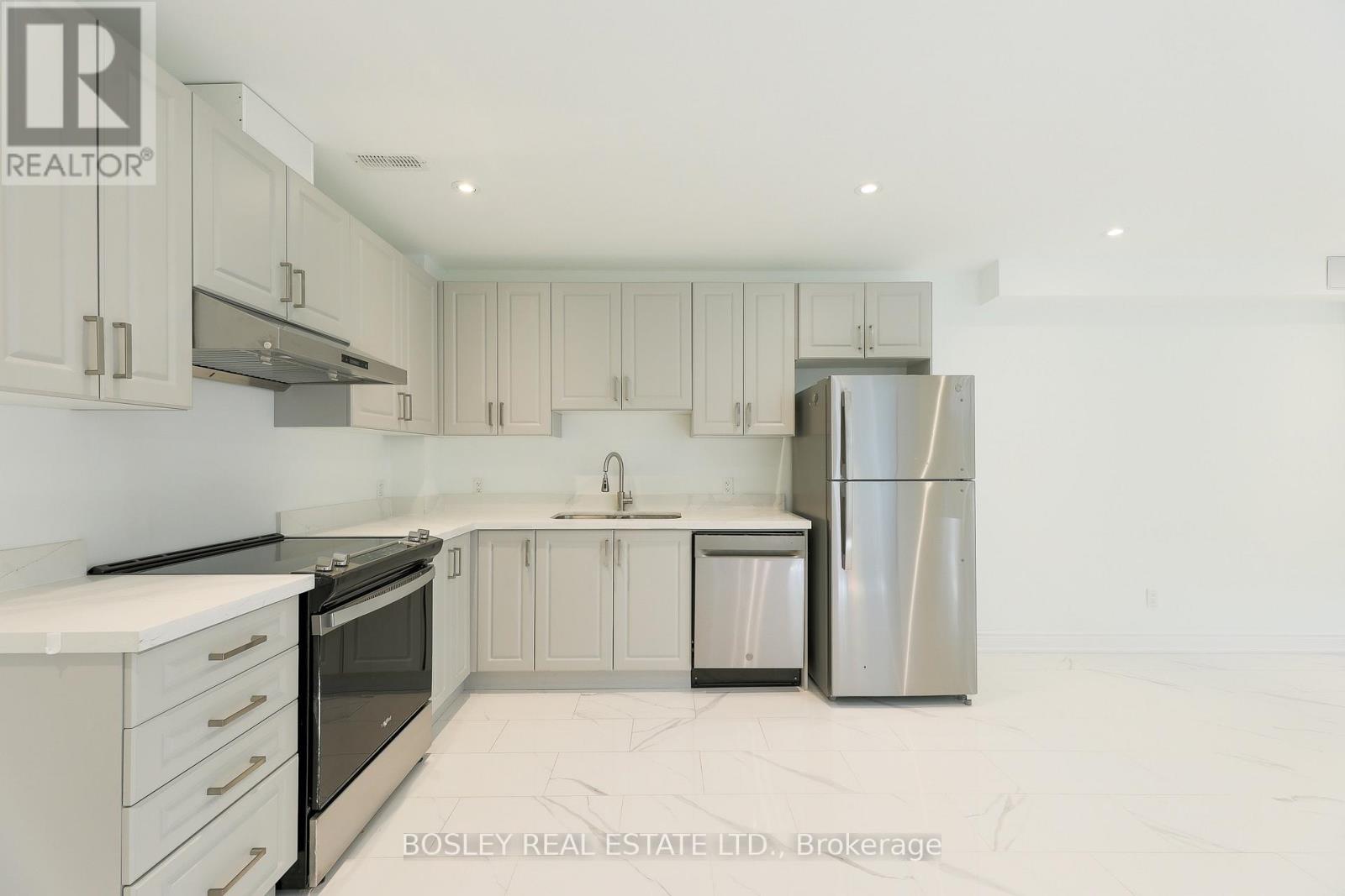 Lower - 9 Queen Victoria Street Property Photo 11