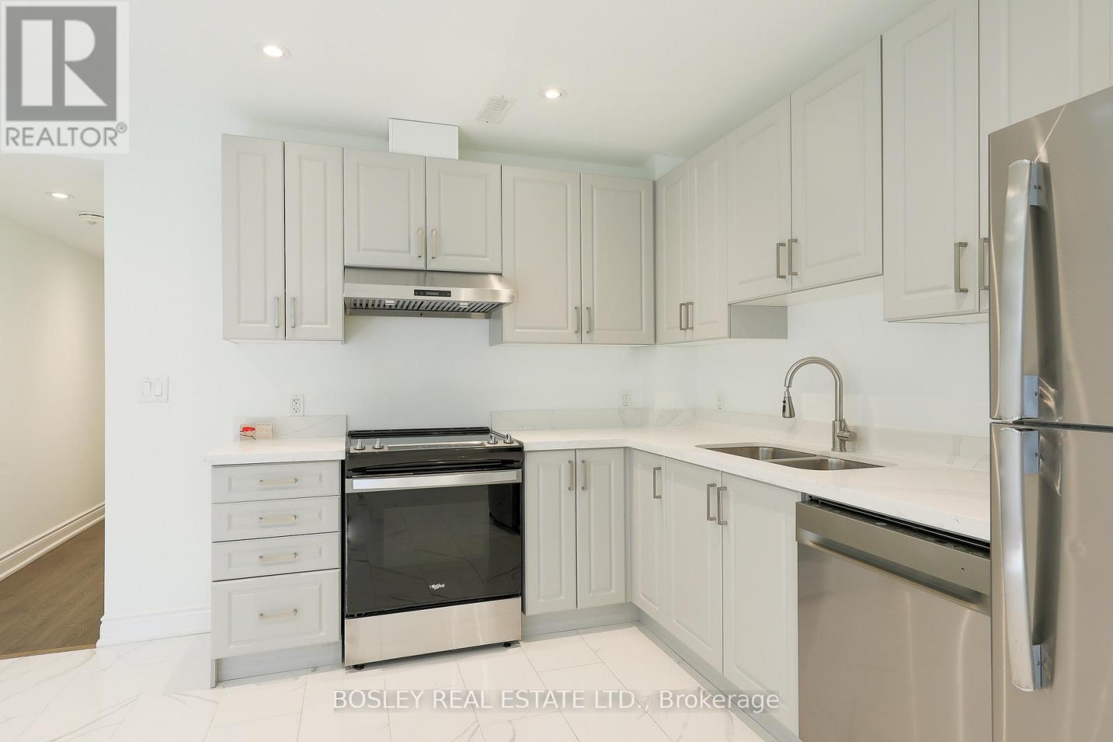 Lower - 9 Queen Victoria Street Property Photo 13