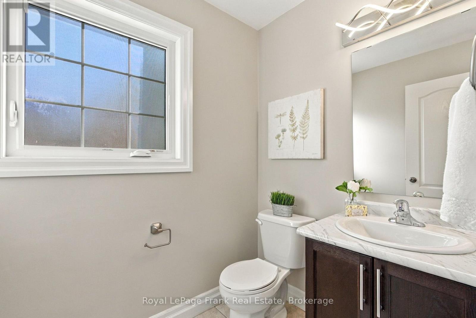 90 Townline Road S Property Photo 15