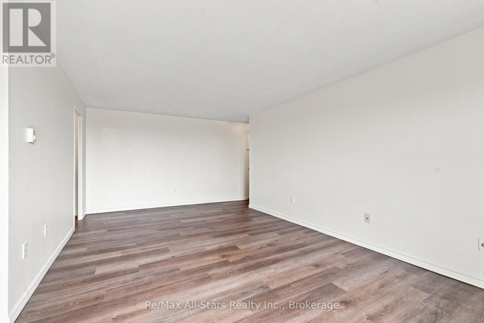 806 - 855 Kennedy Road Property Photo 15