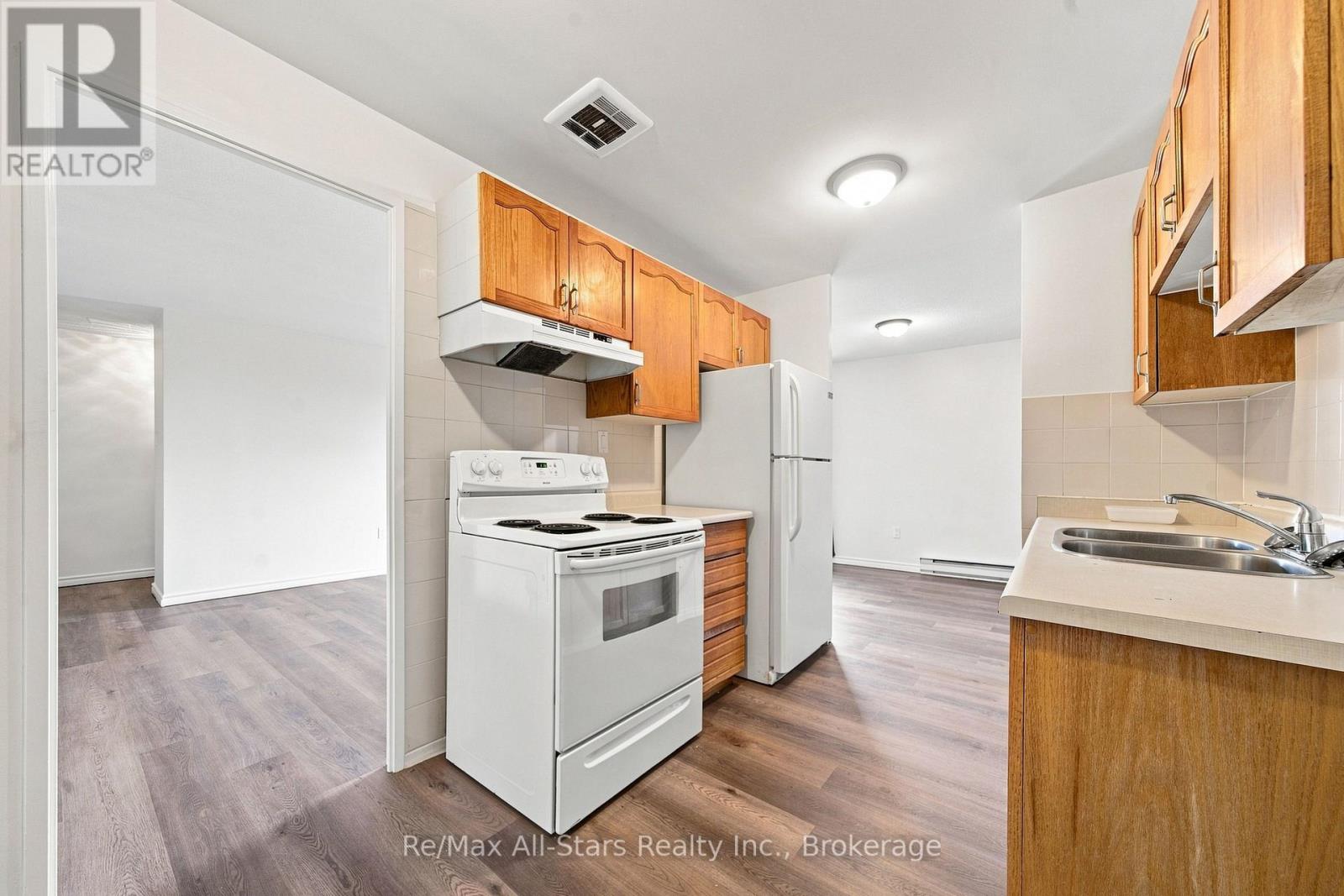 806 - 855 Kennedy Road Property Photo 20