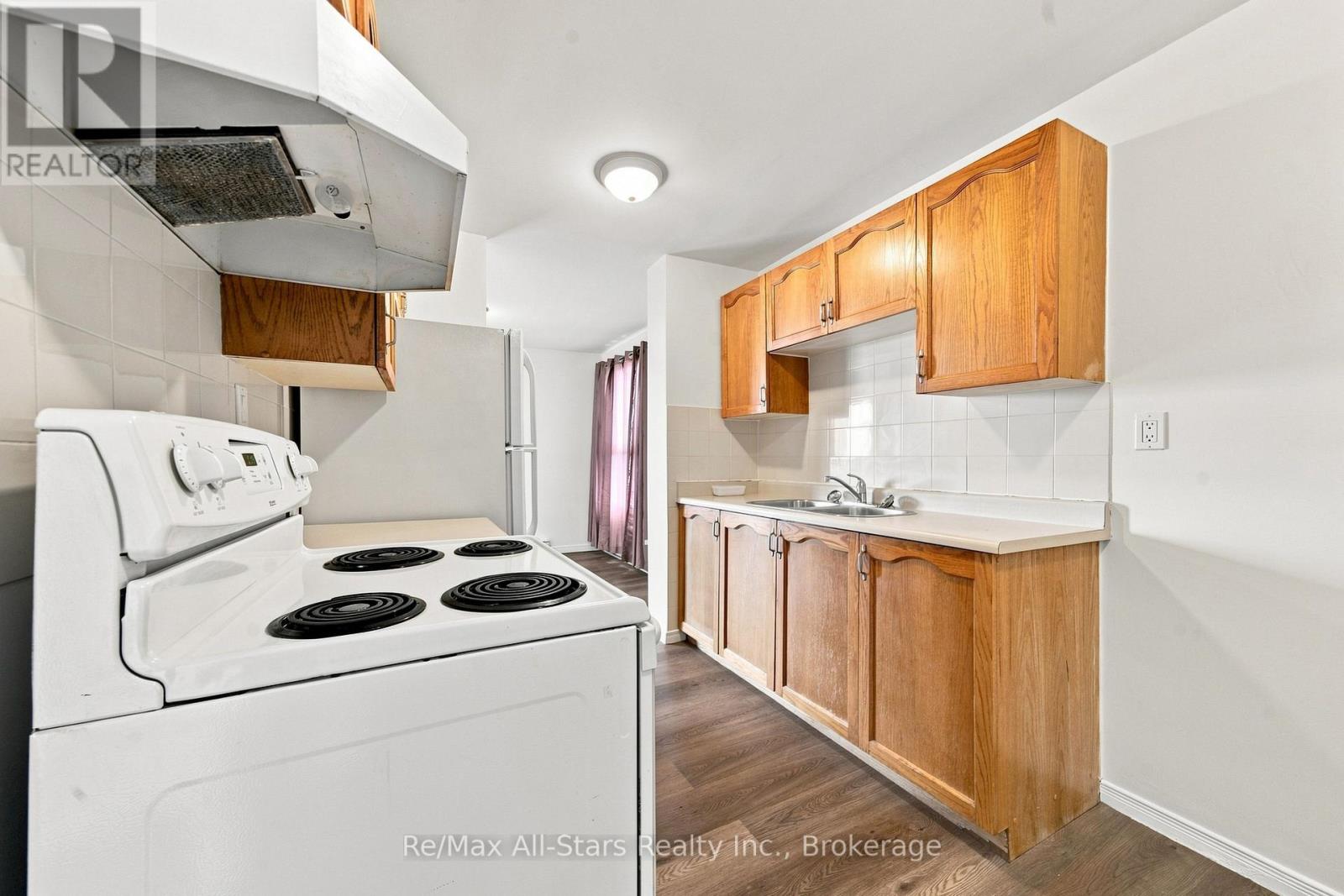 806 - 855 Kennedy Road Property Photo 21