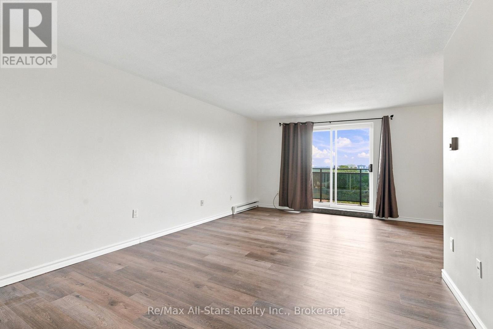 806 - 855 Kennedy Road Property Photo 24
