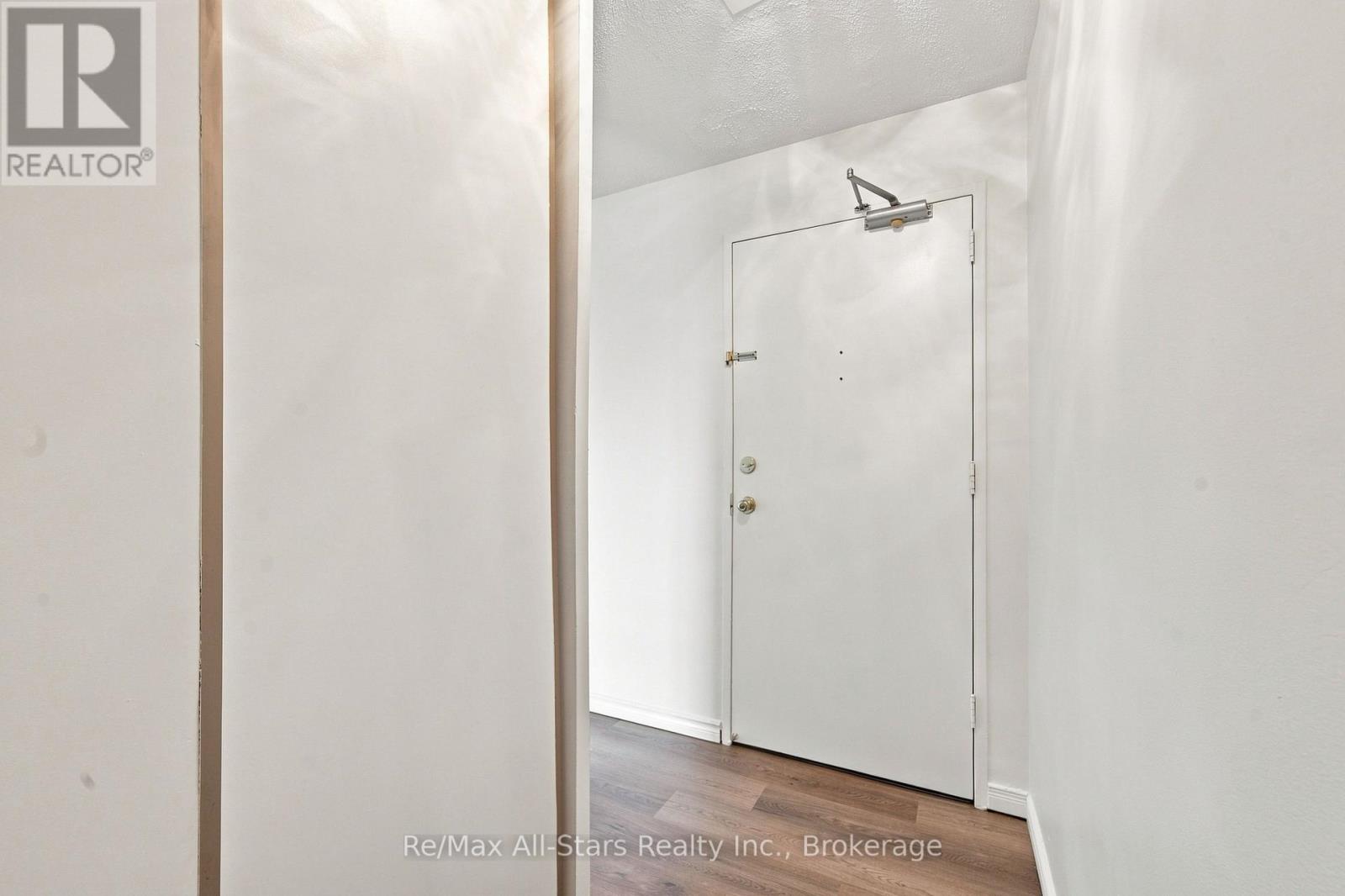 806 - 855 Kennedy Road Property Photo 25