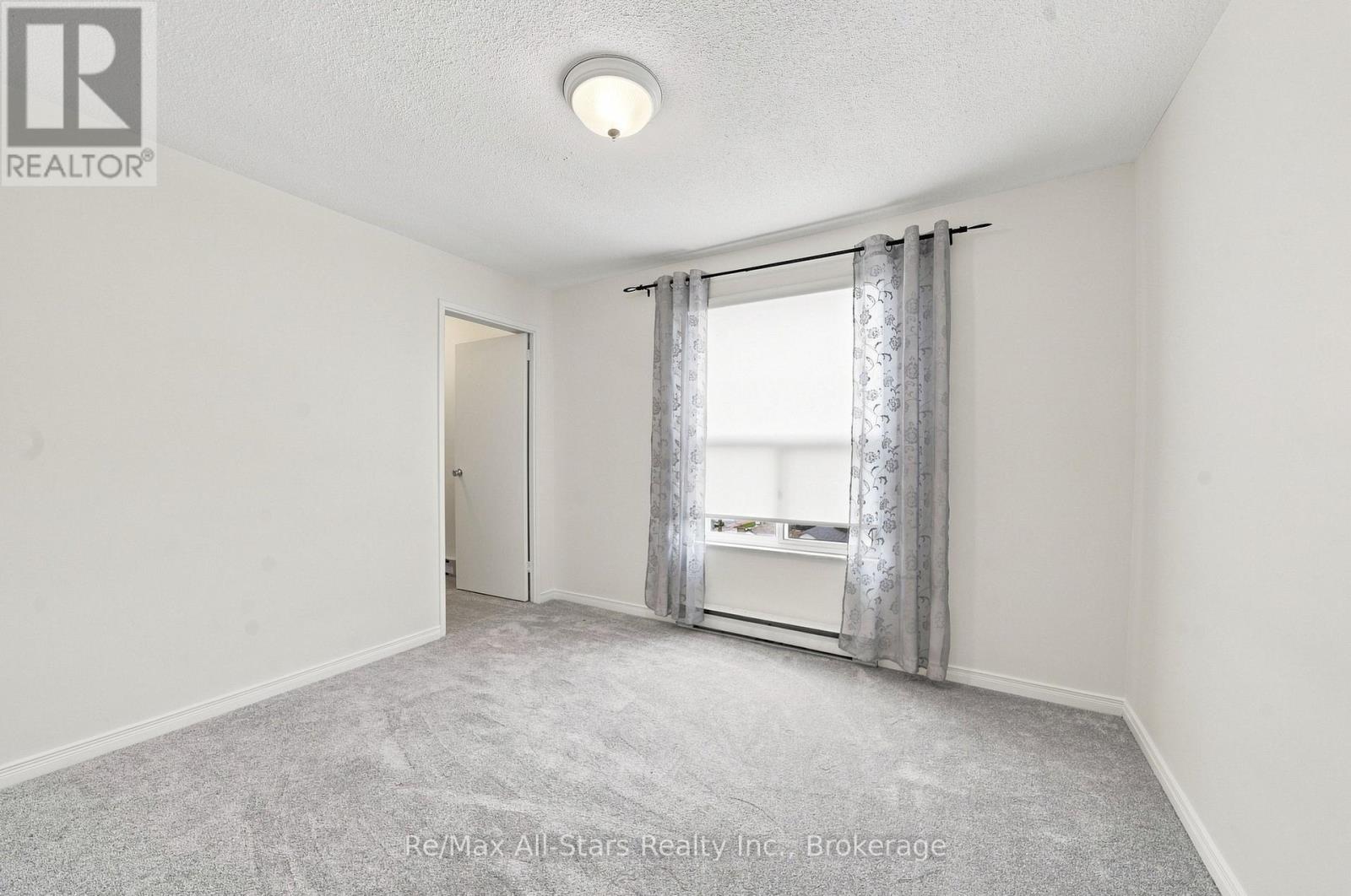 806 - 855 Kennedy Road Property Photo 30