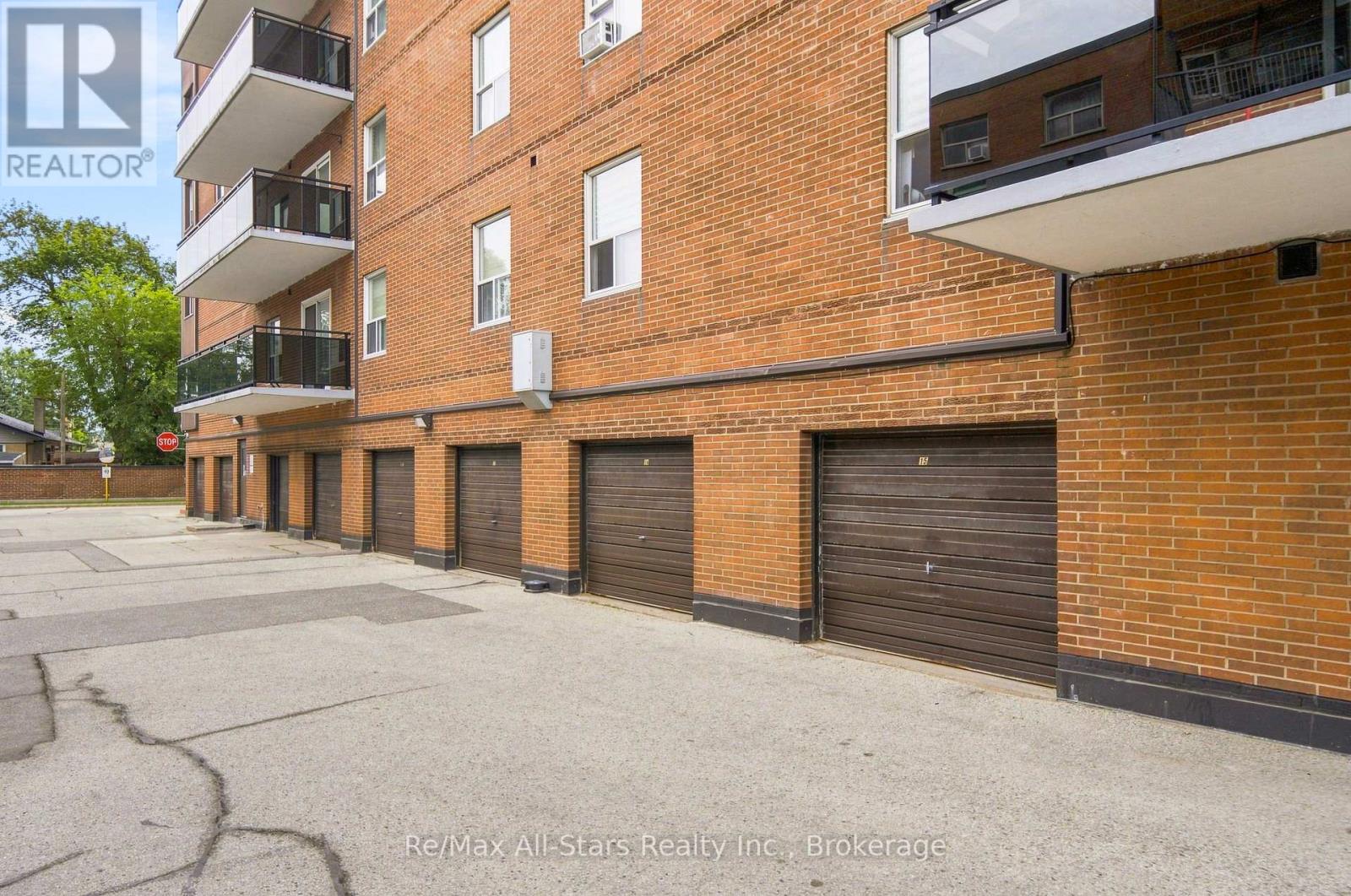806 - 855 Kennedy Road Property Photo 41