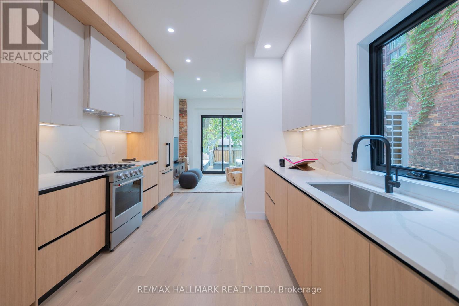 71 Langley Avenue Property Photo 11