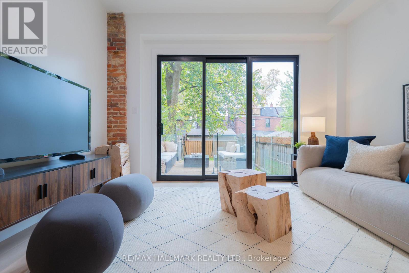 71 Langley Avenue Property Photo 16