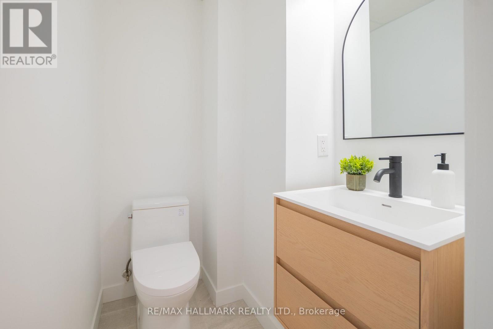71 Langley Avenue Property Photo 20