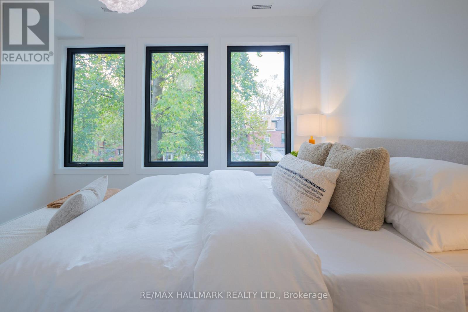 71 Langley Avenue Property Photo 25