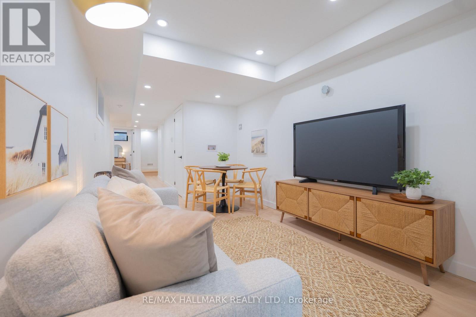 71 Langley Avenue Property Photo 43