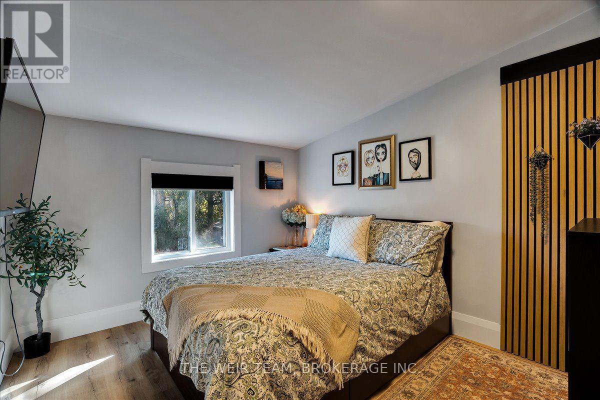 13 Amroth Avenue Property Photo 15
