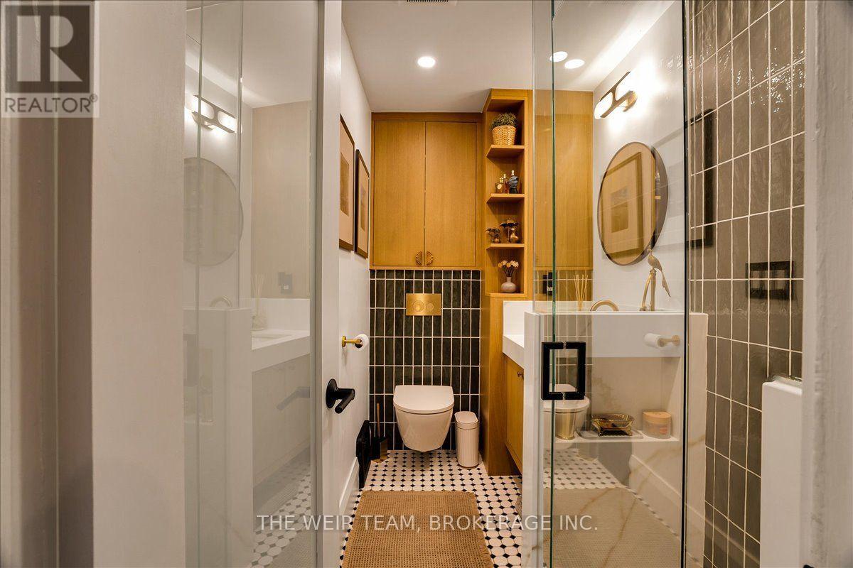 13 Amroth Avenue Property Photo 16