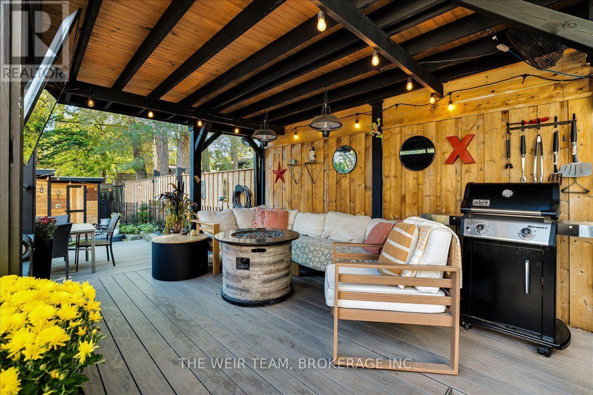 13 Amroth Avenue Property Photo 24