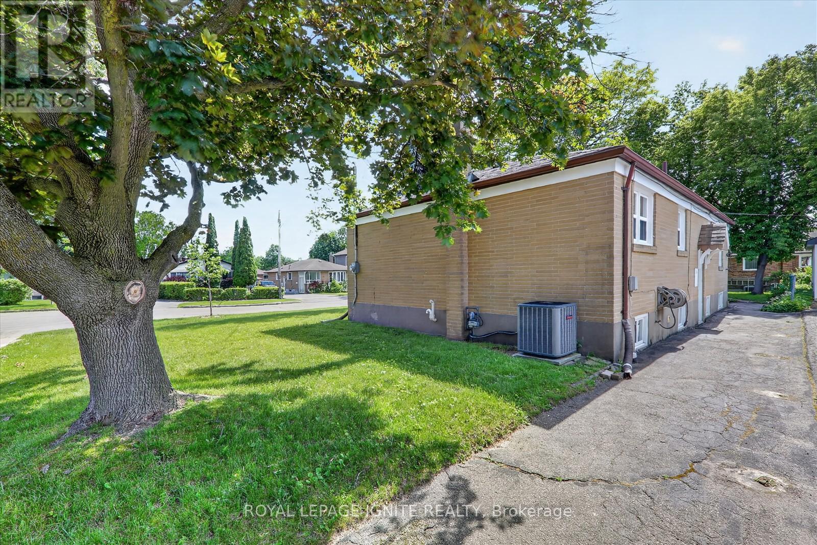 20 Alanbury Crescent Property Photo 3