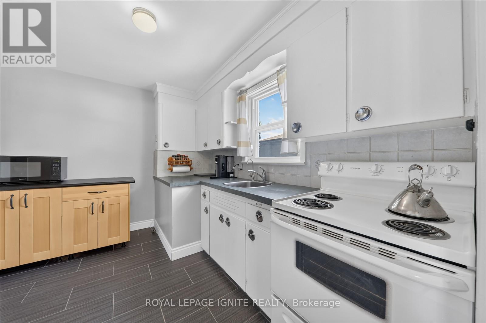 20 Alanbury Crescent Property Photo 11