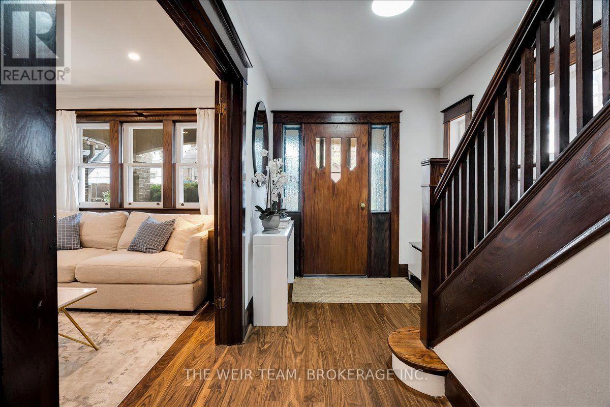 25 Oak Park Avenue Property Photo 4