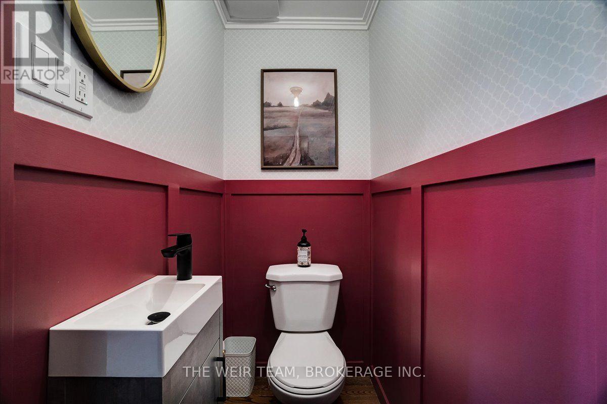 25 Oak Park Avenue Property Photo 5