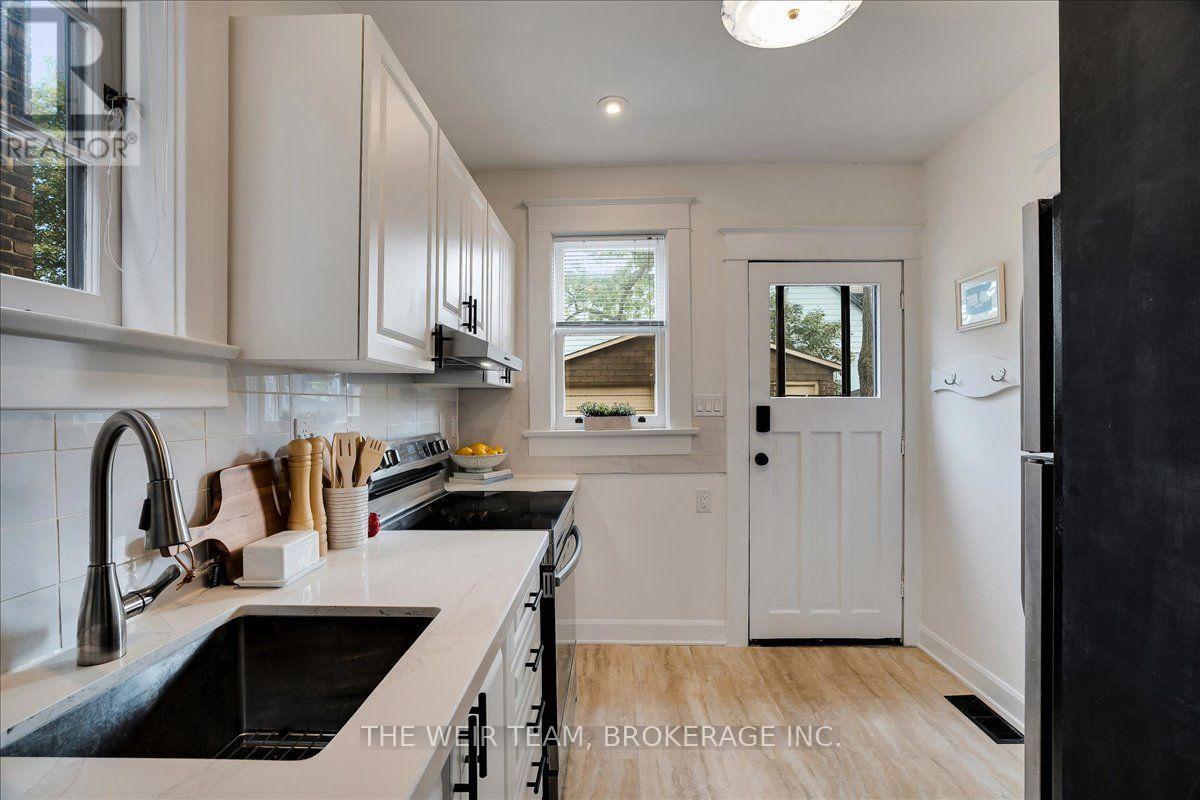 25 Oak Park Avenue Property Photo 15