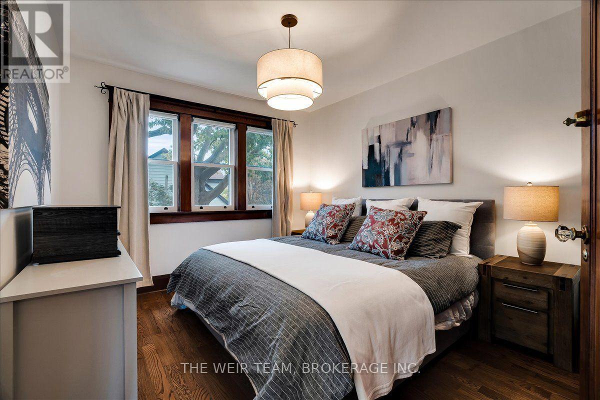 25 Oak Park Avenue Property Photo 17