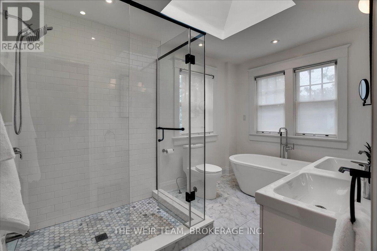 25 Oak Park Avenue Property Photo 18