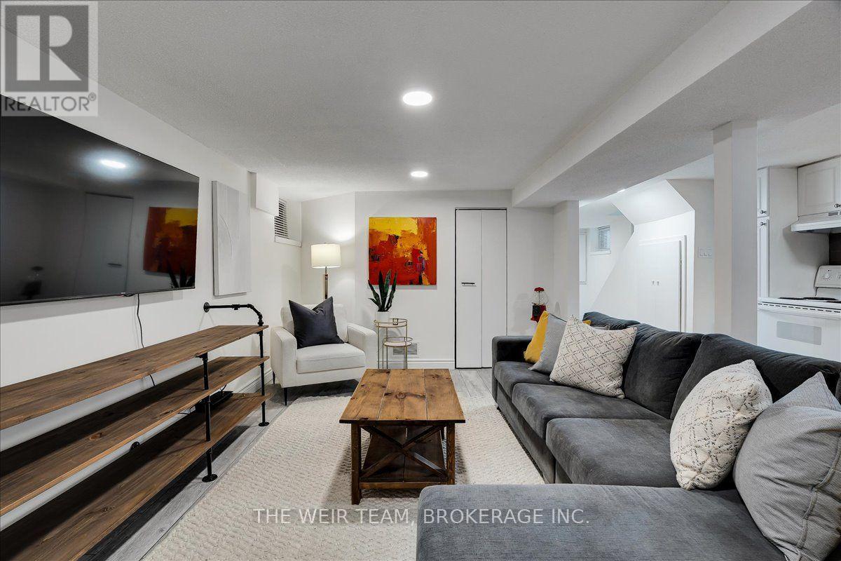 25 Oak Park Avenue Property Photo 26