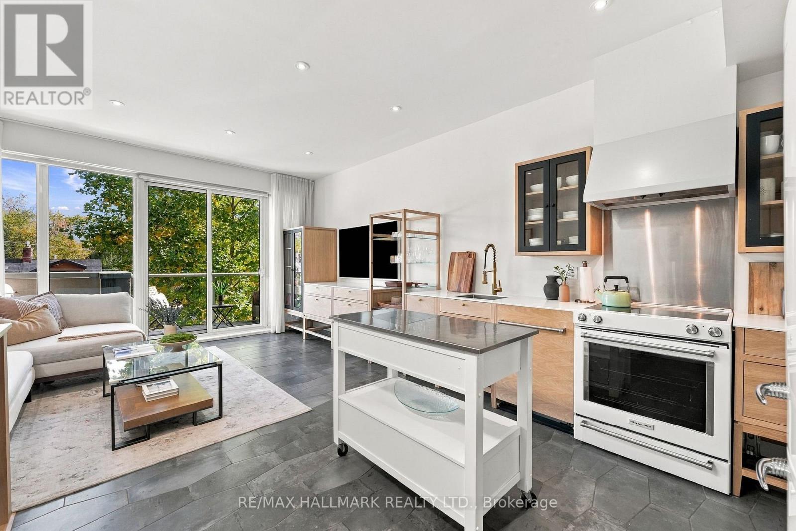 3 - 48 Boston Avenue Property Photo 3