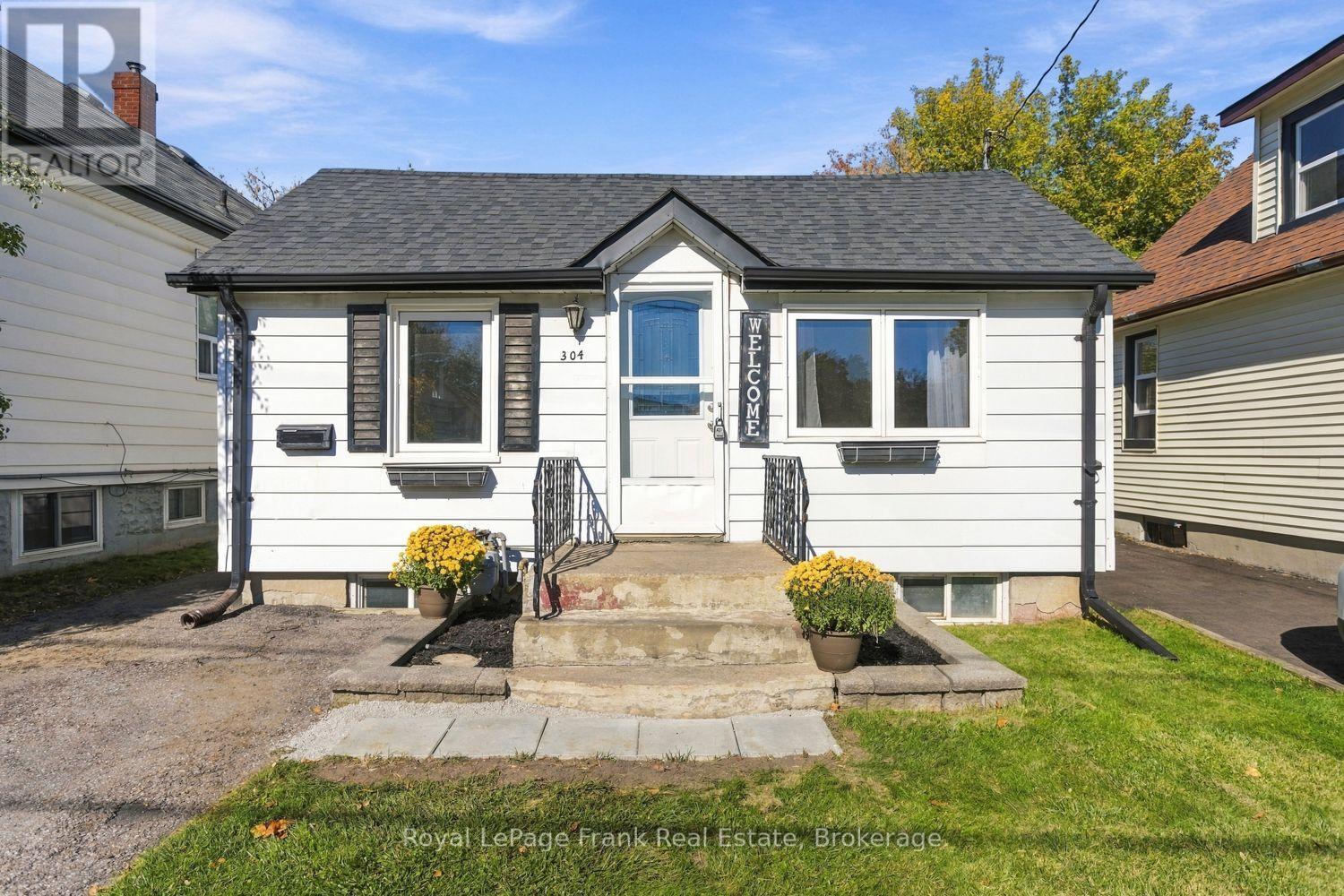 304 Pine Avenue Property Photo 1