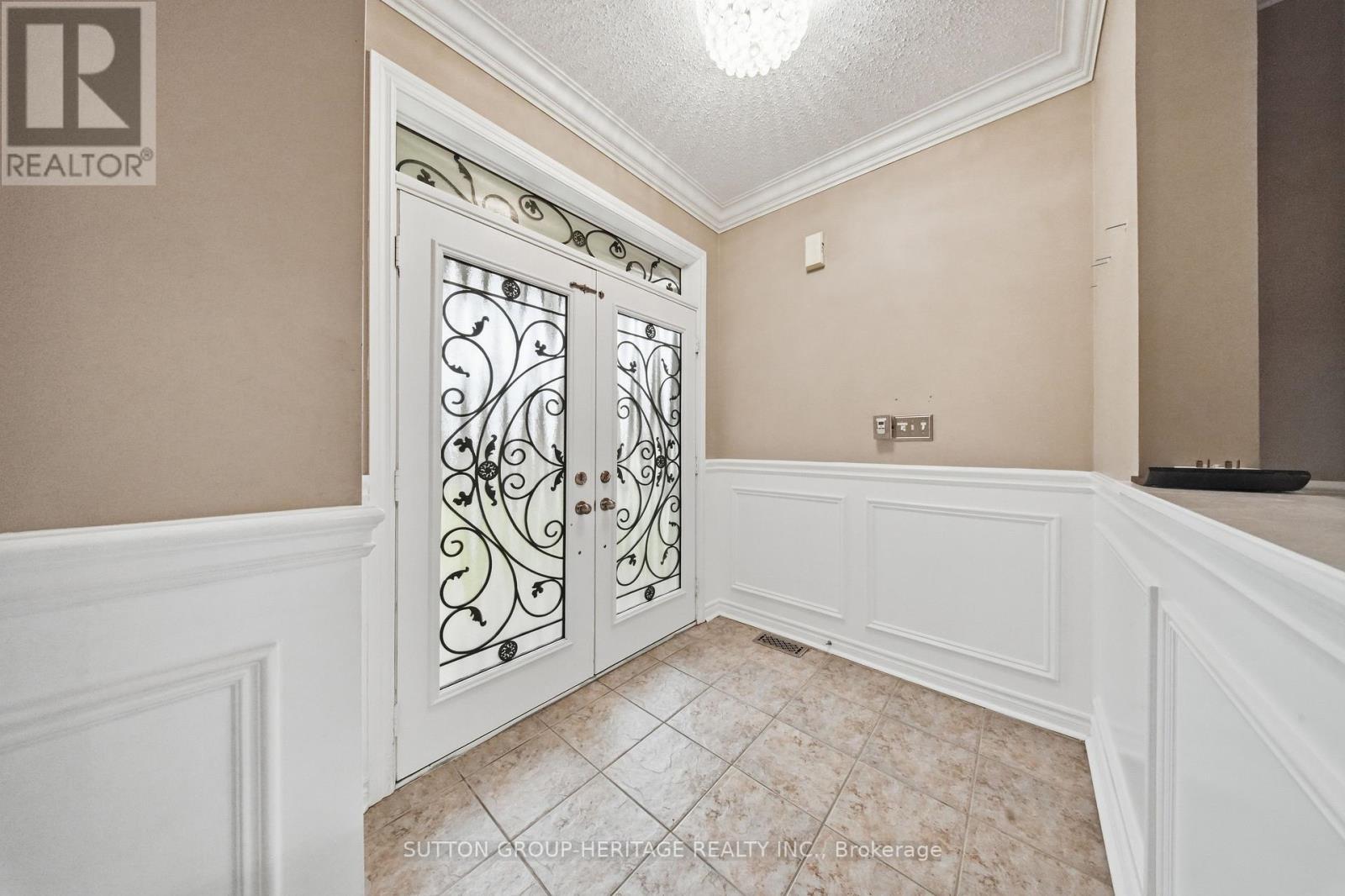 16 Shrewsbury Drive Property Photo 2