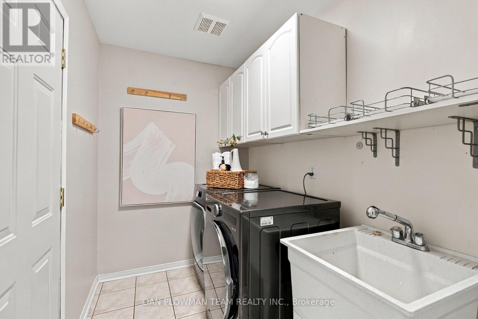 980 Langford Street Property Photo 17