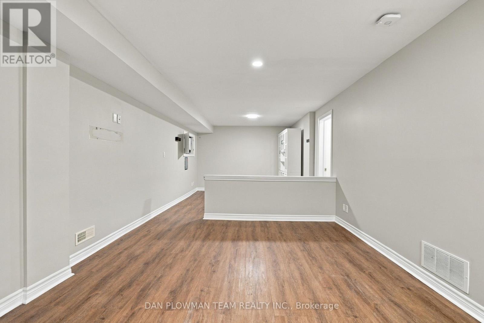 980 Langford Street Property Photo 33
