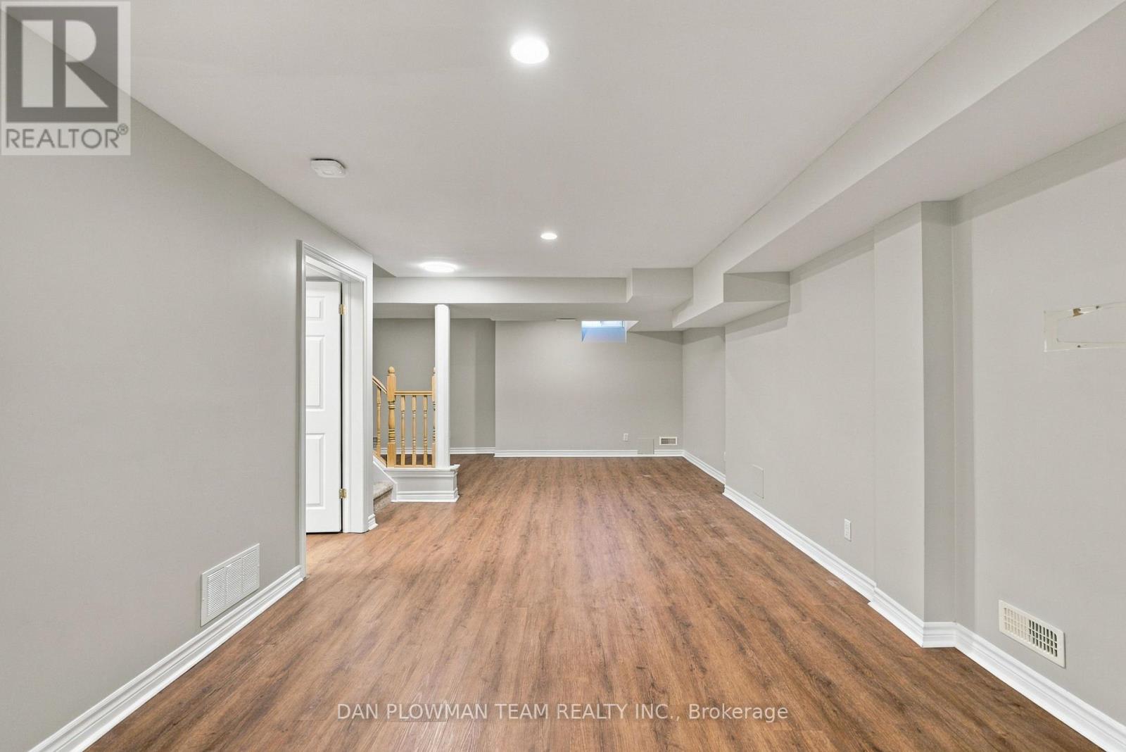 980 Langford Street Property Photo 35