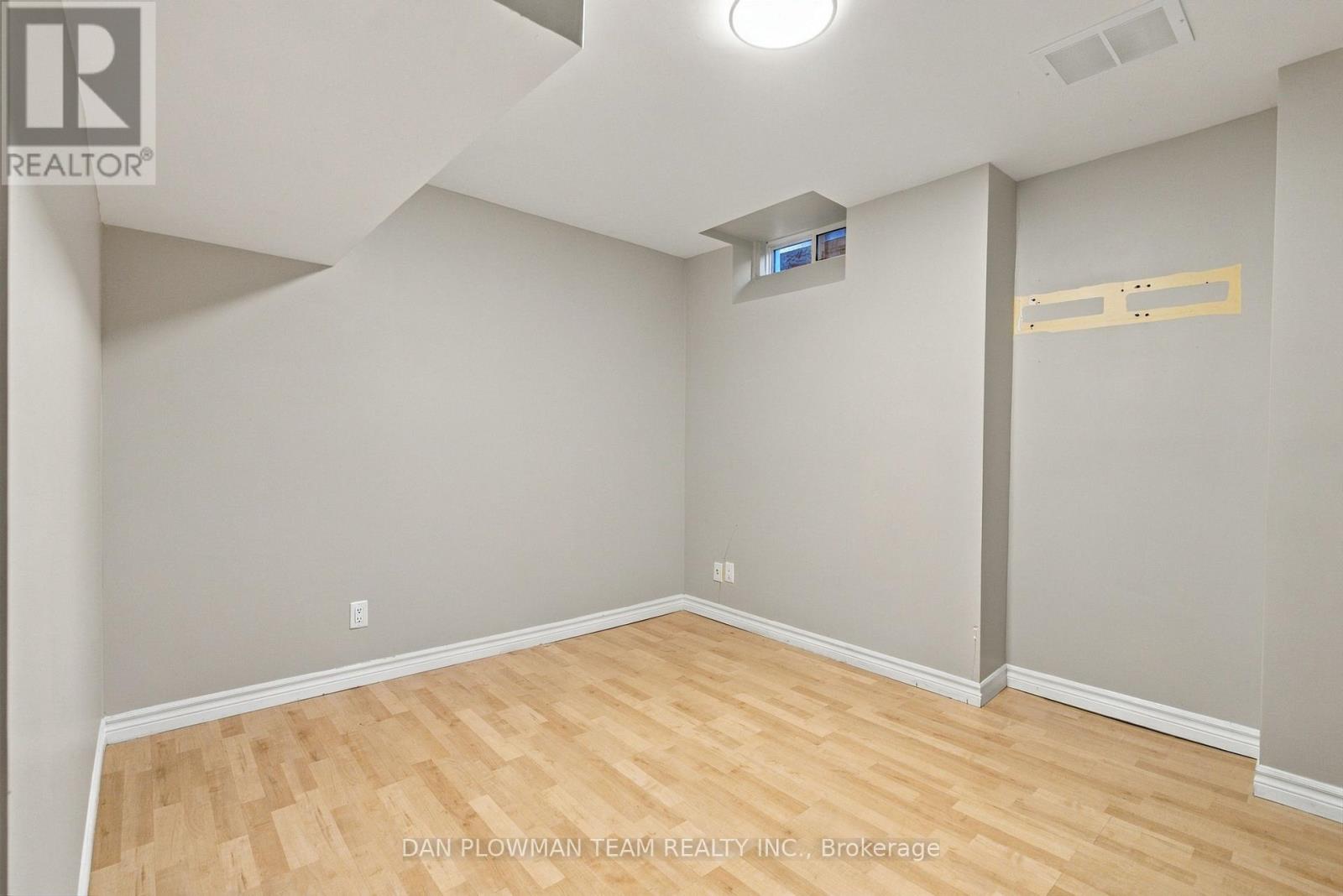 980 Langford Street Property Photo 36