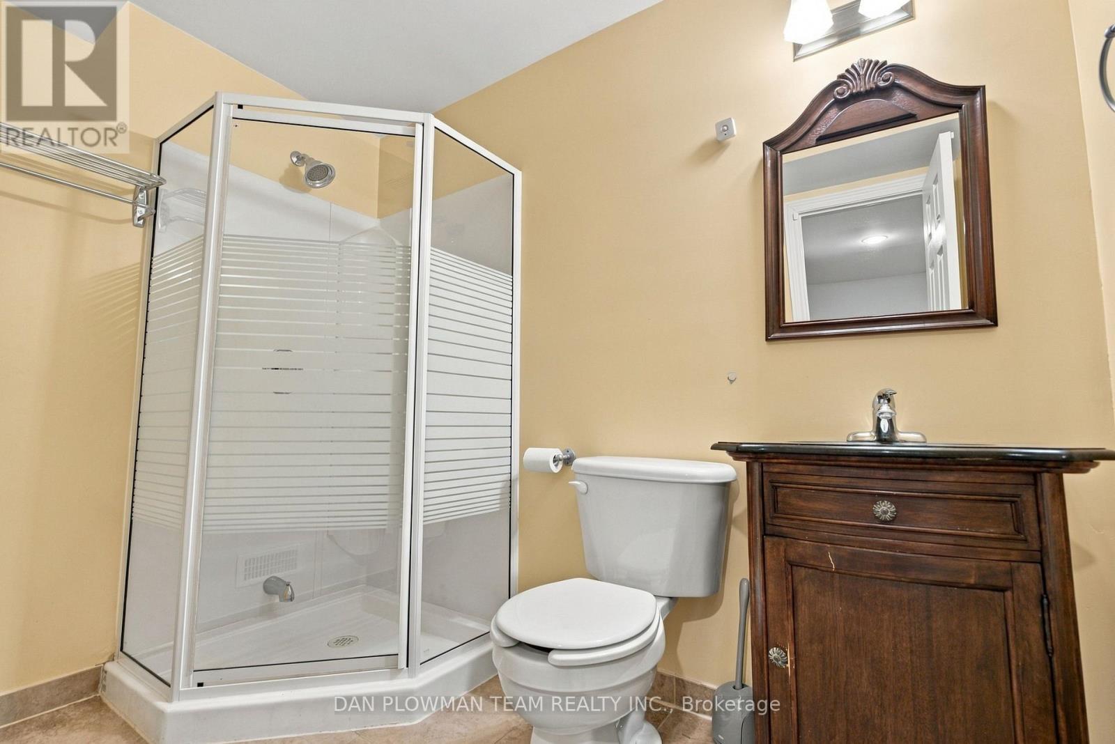 980 Langford Street Property Photo 37