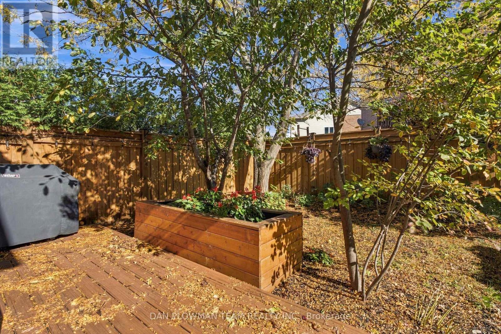 980 Langford Street Property Photo 38