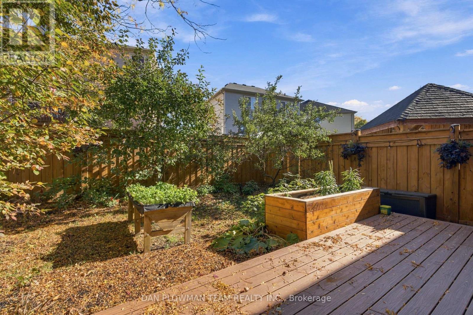 980 Langford Street Property Photo 39