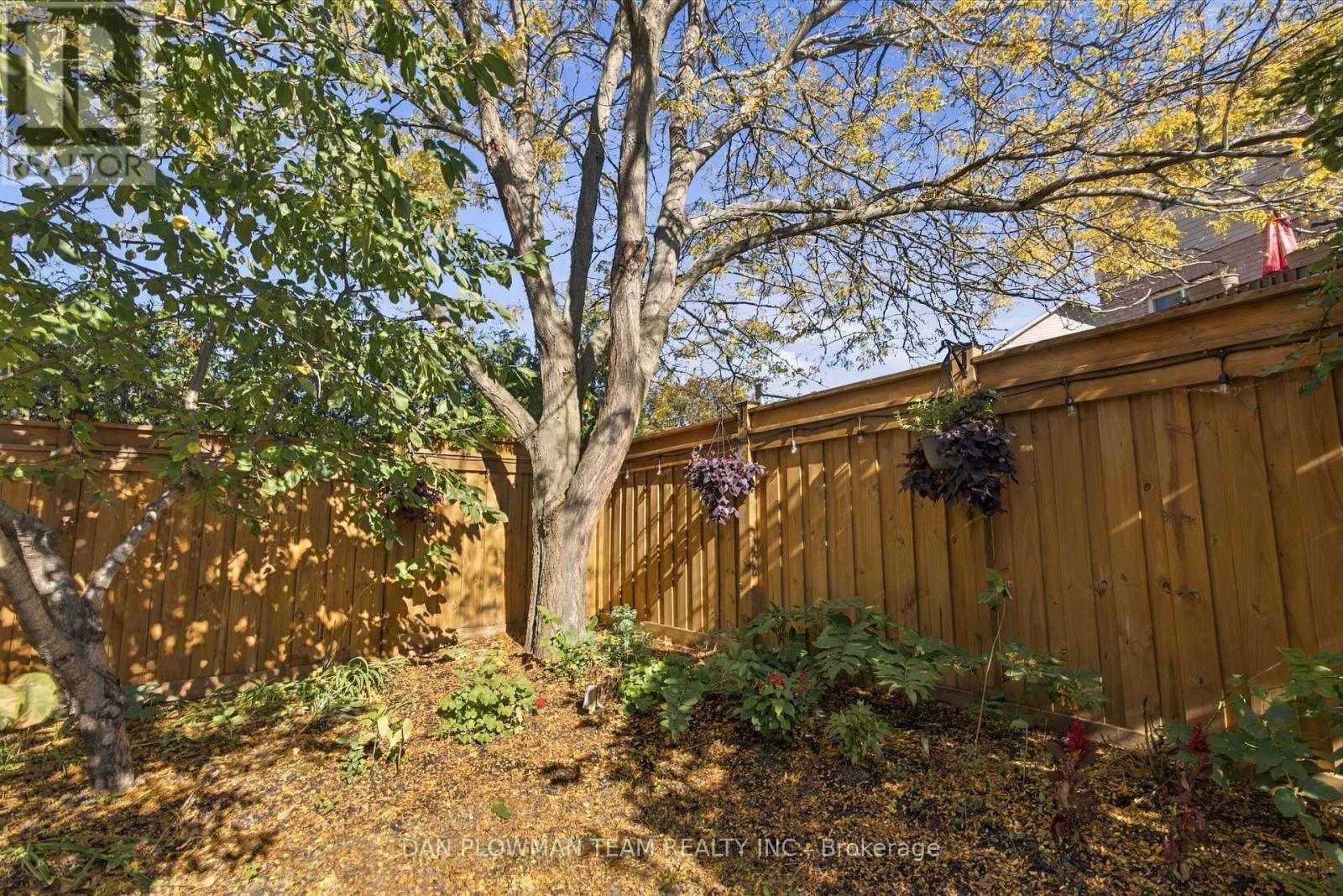 980 Langford Street Property Photo 40