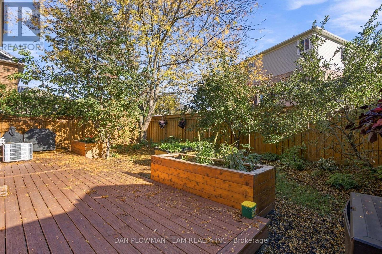 980 Langford Street Property Photo 43