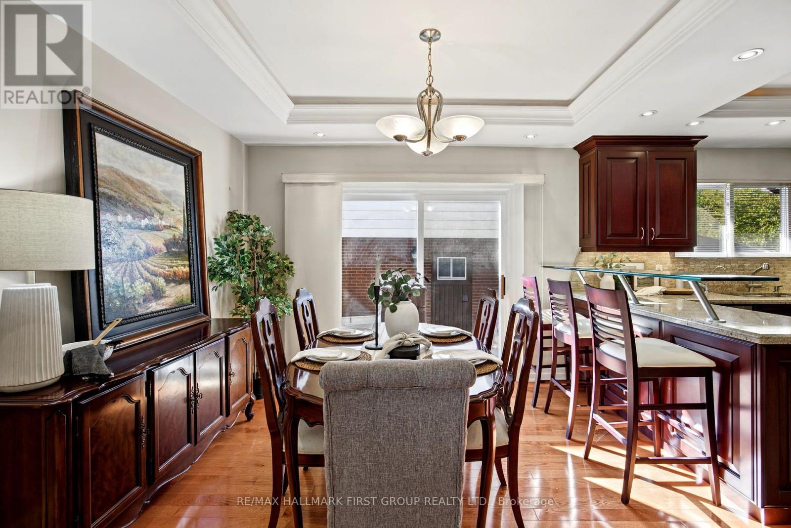 518 Gilbert Street E Property Photo 10